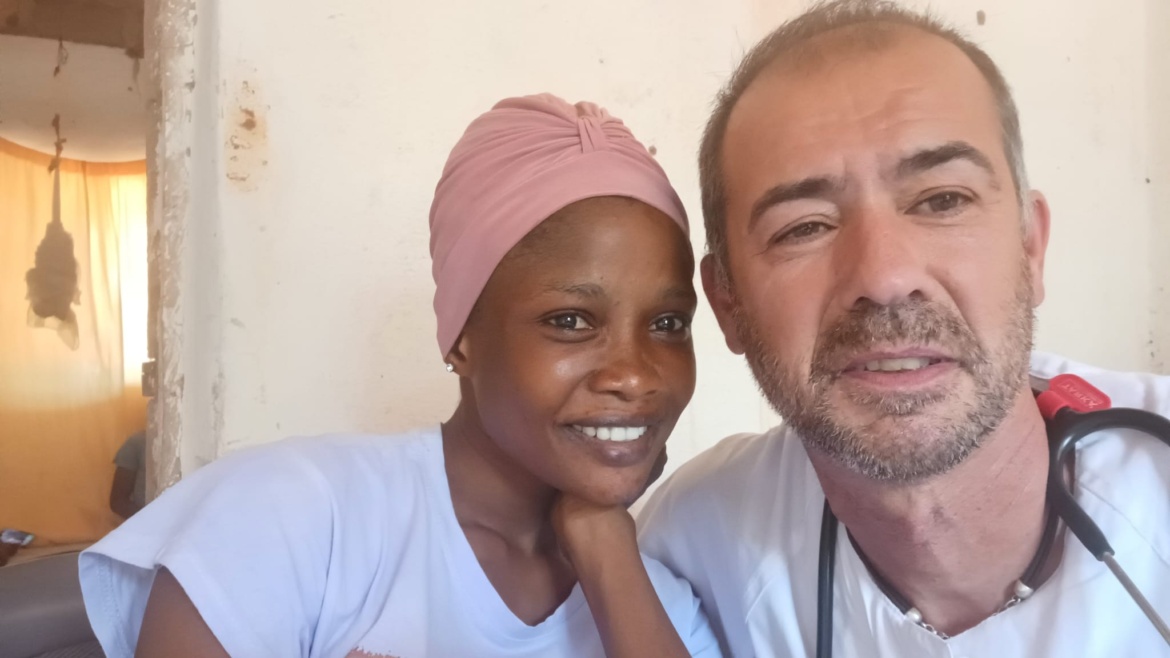 El médico rural que superó un cáncer y corre maratones: “Disfruto ayudando a los demás”. El español, diario digital